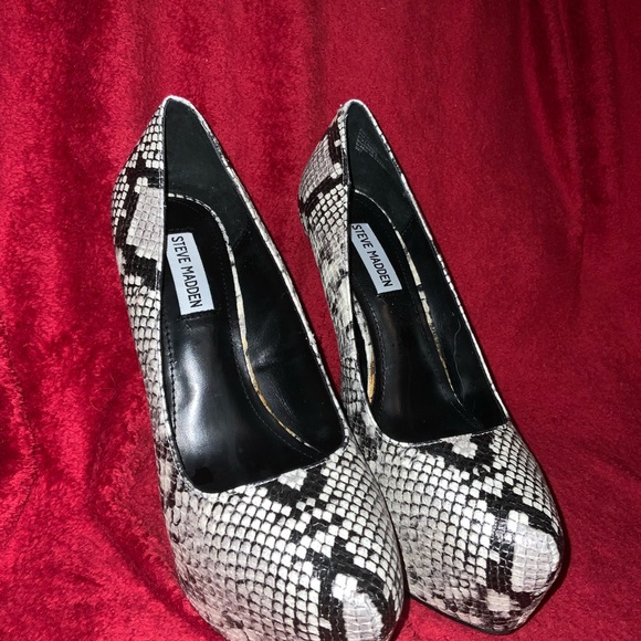 STEVE MADDEN Ultra-high Heels Snakeskin (faux) Gorgeous! - Picture 8 of 10